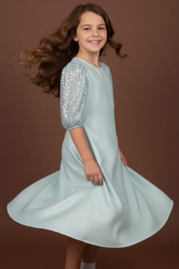 صورة فستان أخظر فاتح مع نص الكم اللماع